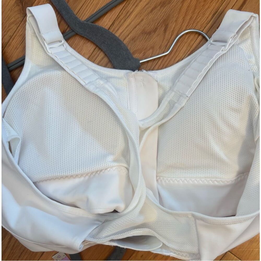 Athleta EUC white zipper front sports bra Size medium - Picture 7 of 7